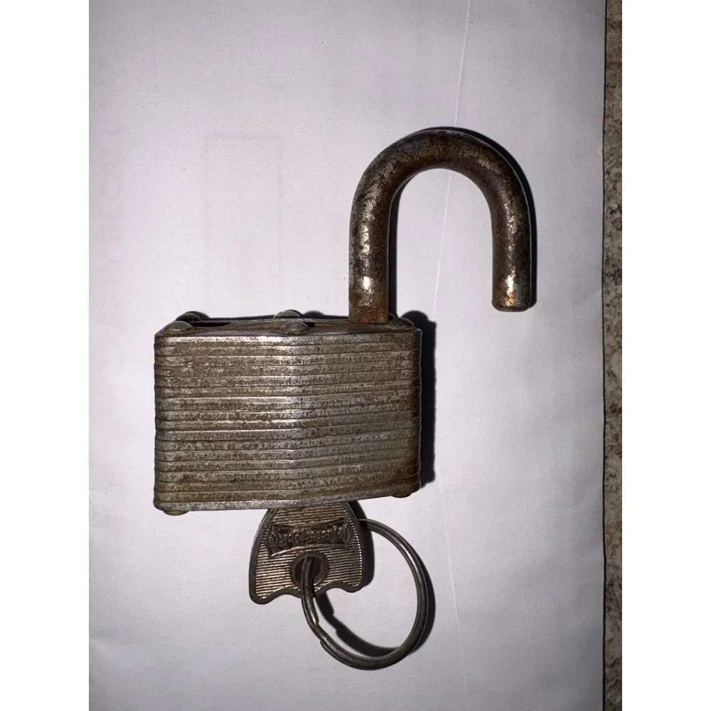 Vintage MASTER LOCK Padlock #377 with one Working Key Tested Industrial Decor.